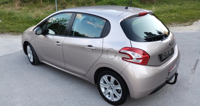 Peugeot 208 cena 18900 przebieg: 218000, rok produkcji 2013 z Chmielnik małe 529